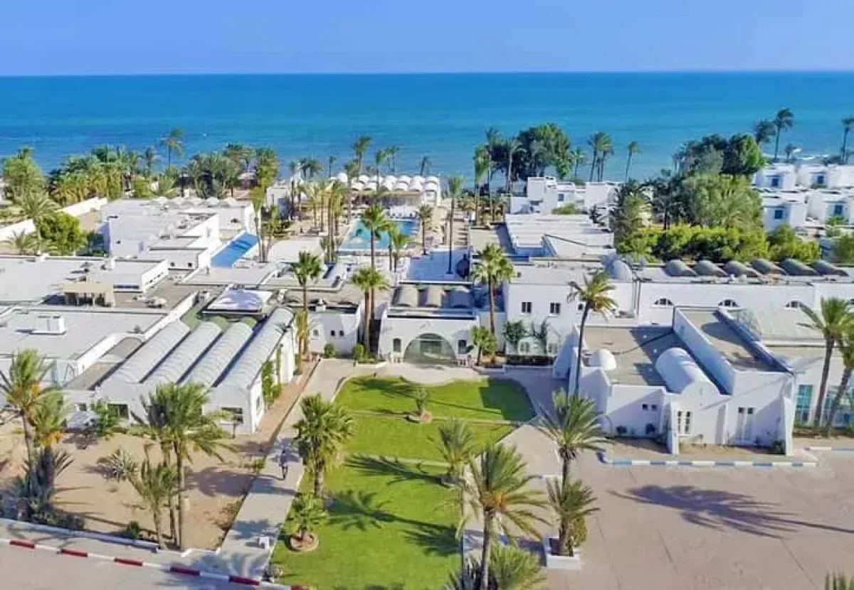 Курортный отель Hari Club Beach