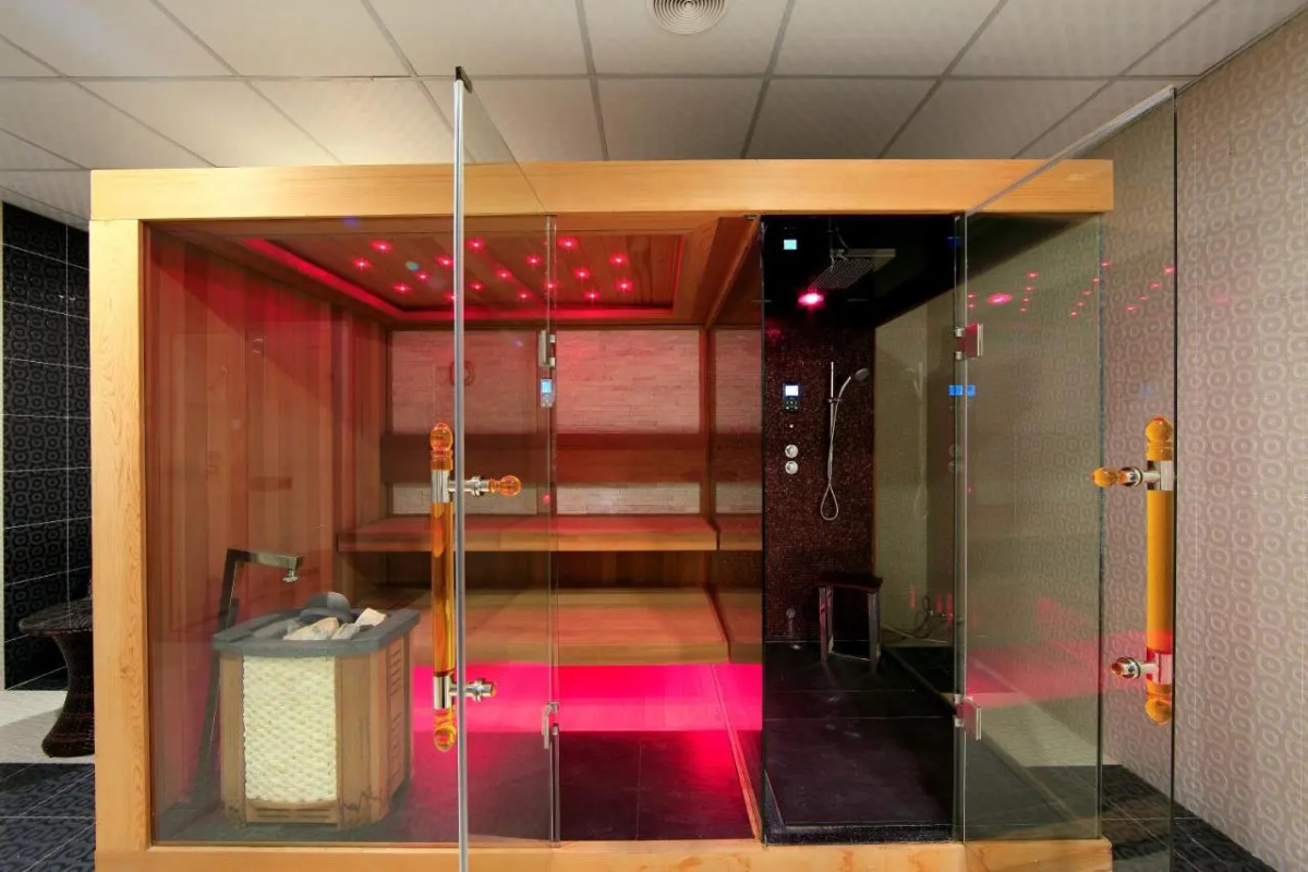 Отель Damas International