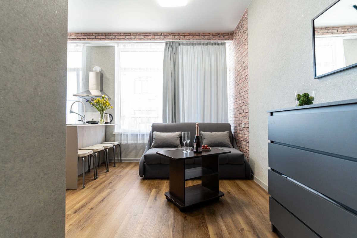 Апартаменты в Нoвоpоccийcкe c Дизaйнерcким Рeмoнтoм