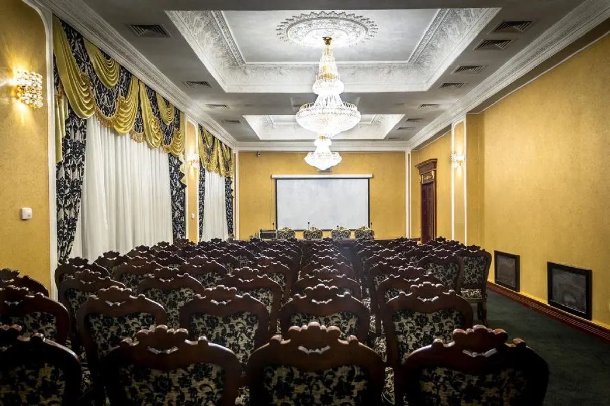 Артис Плаза