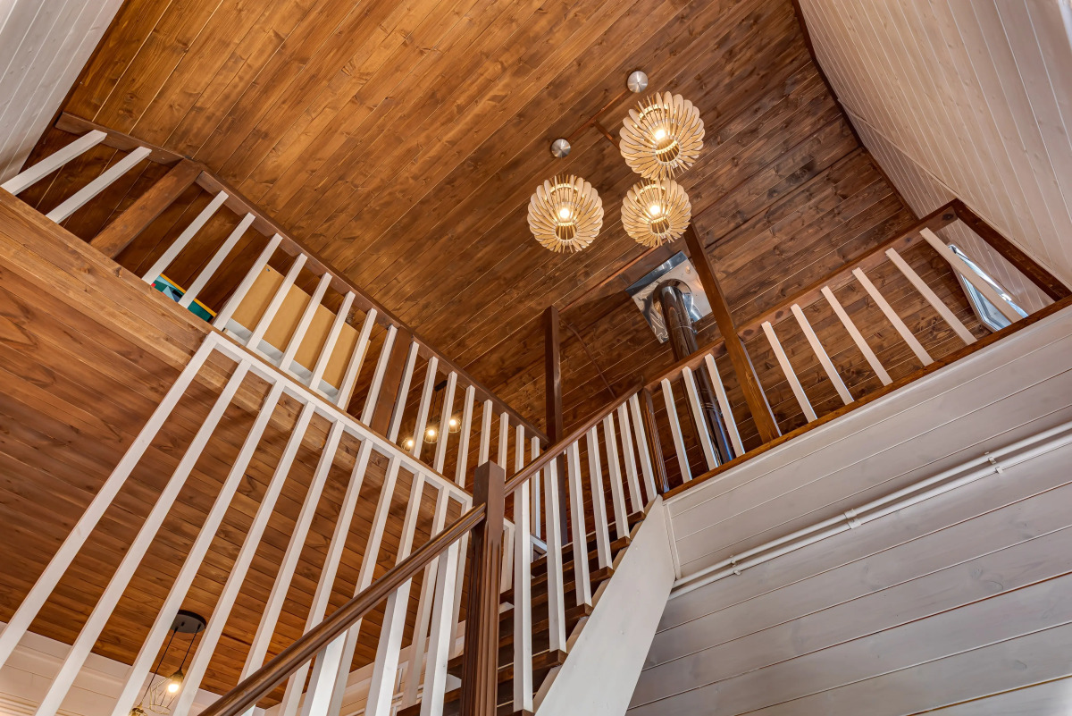 Частный дом с бaнeй на дpoвaх Harmony