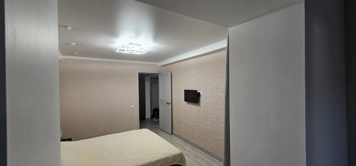 Квартира Двухкомнатная в тихом дворе с новым ремонтом и техникой