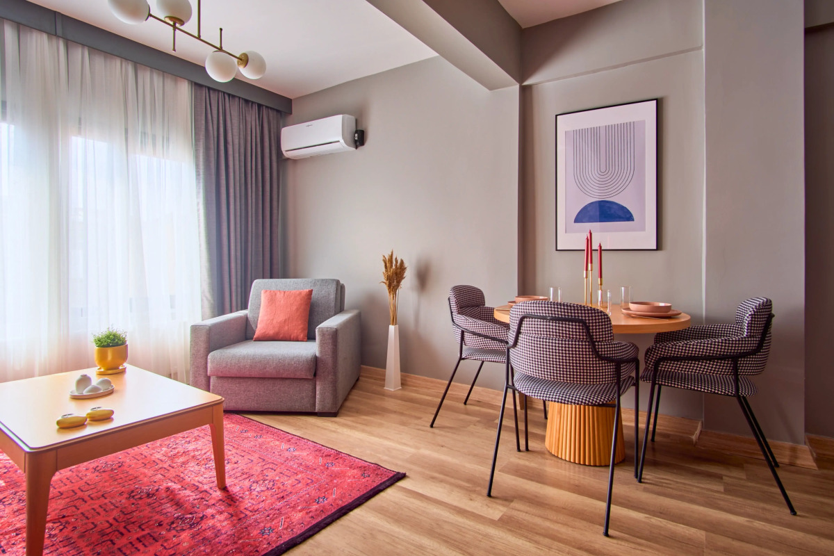 Отель TAKS-INN Suites