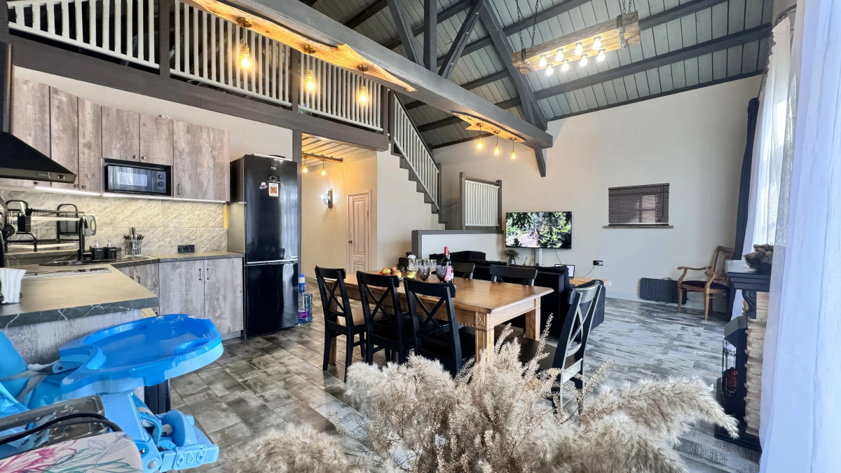 Частный дом коттедж у пристани в центре города