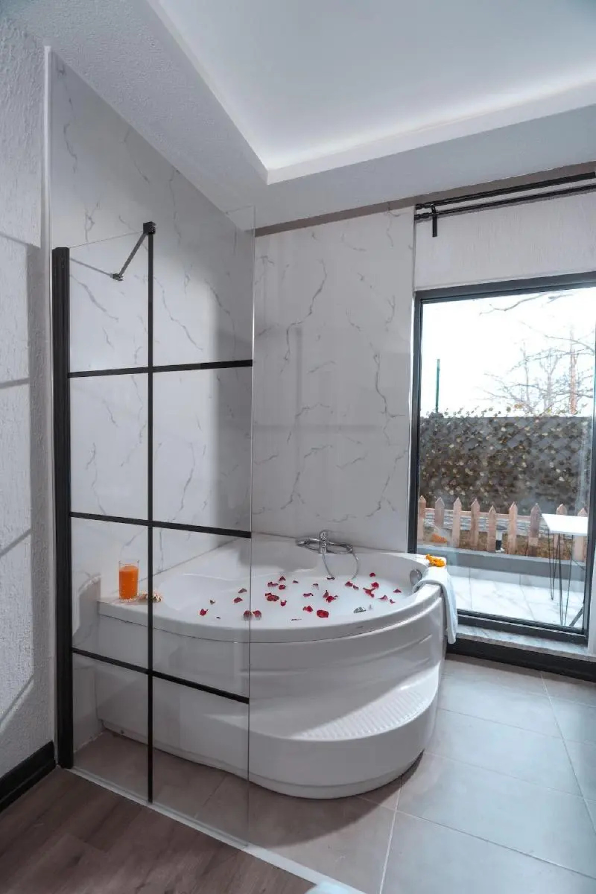 Melanj Airport Hotel