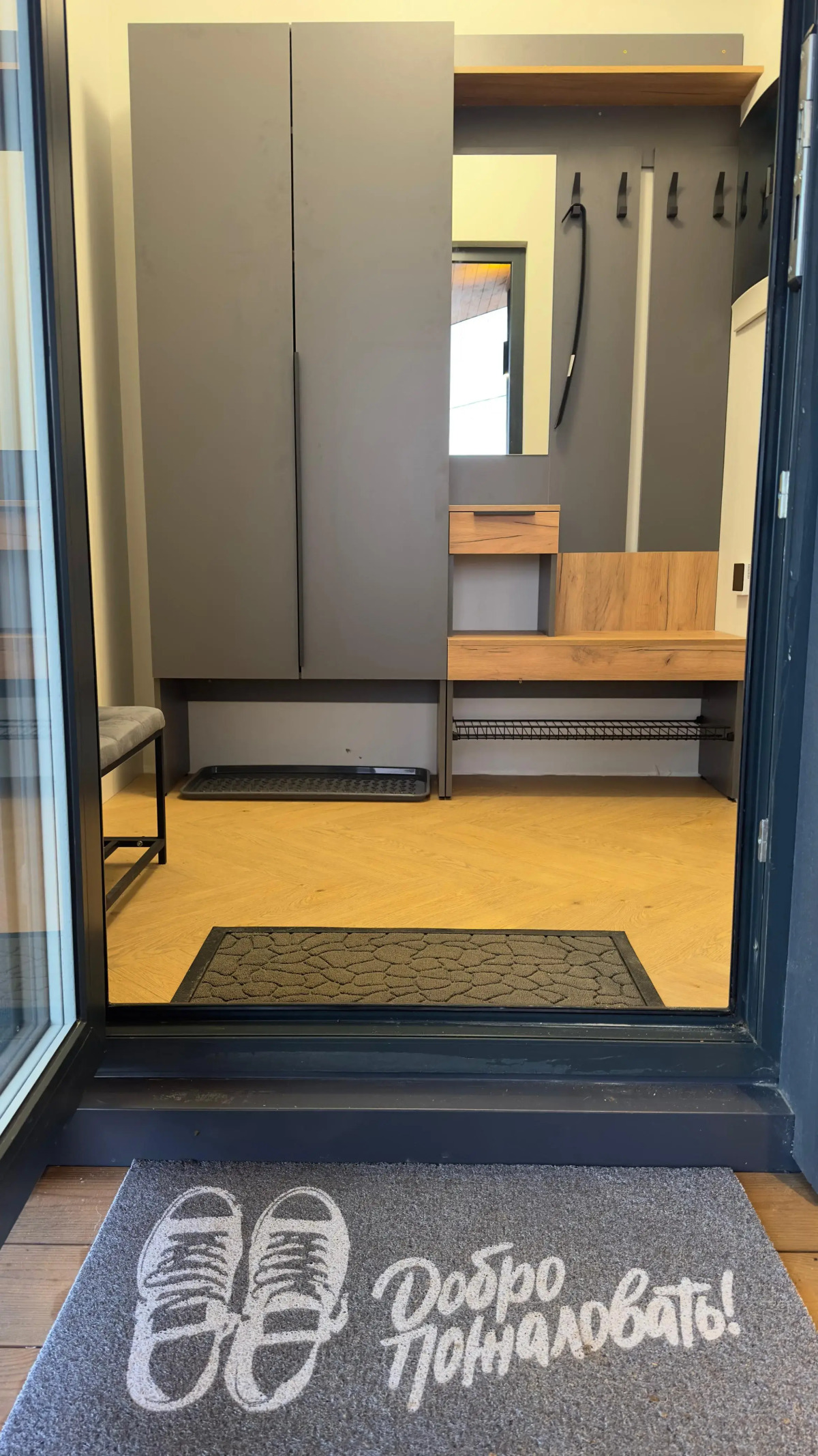 Частный дом у озера