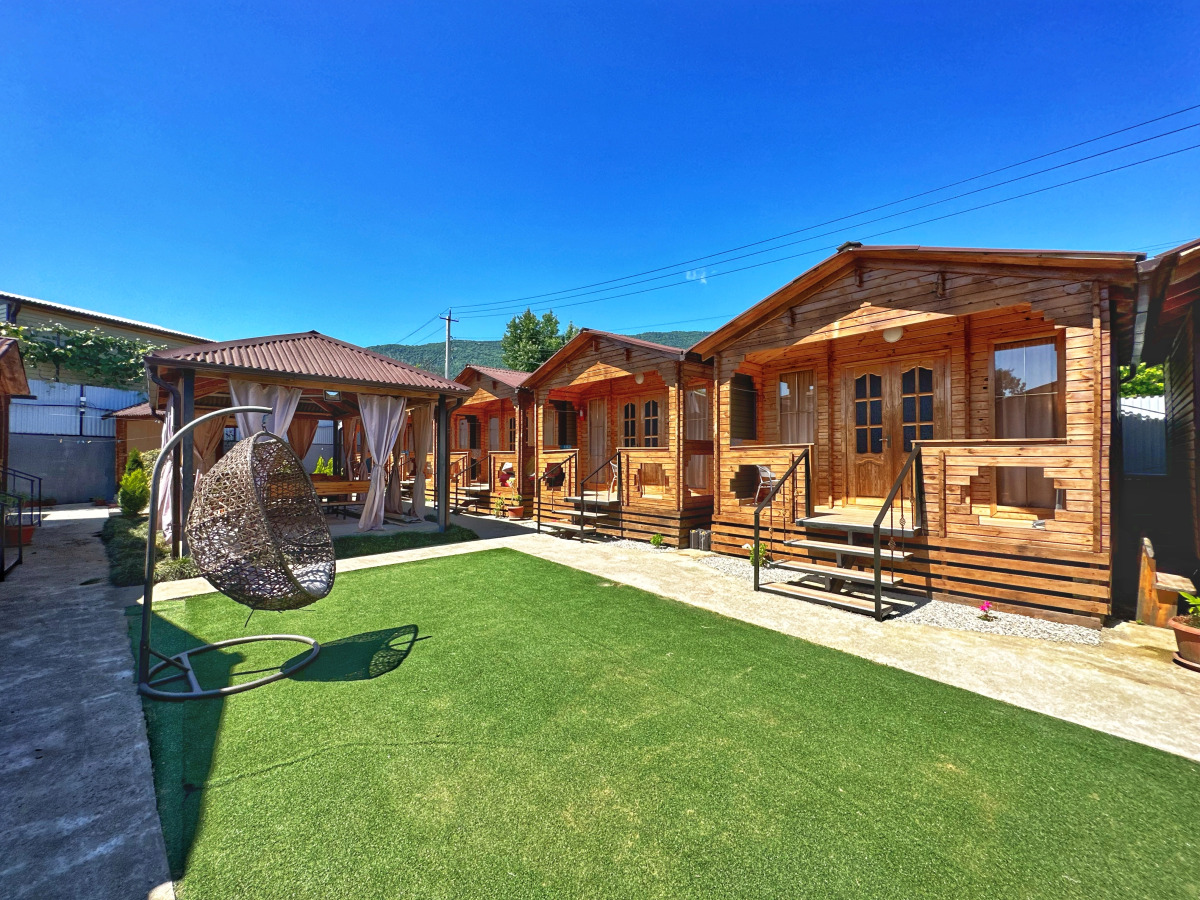 Гостевой Дом  Домики Набережная Виктория 100 м от моря