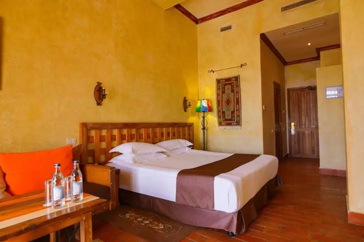 Отель Кавказ