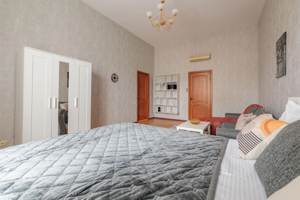 Апартаменты у Казанского Собора DereMRents ДереМРентс