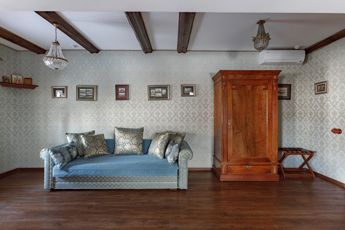 Отель Империал