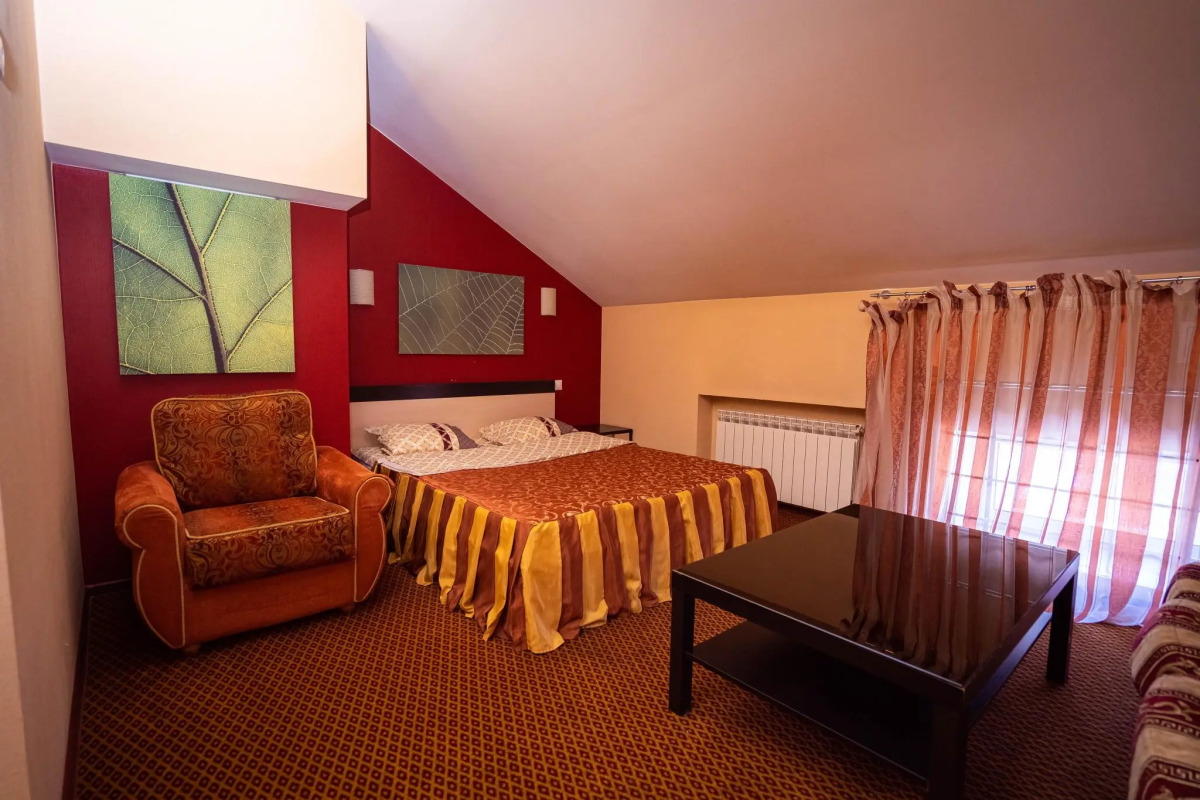 Отель Саврасовская