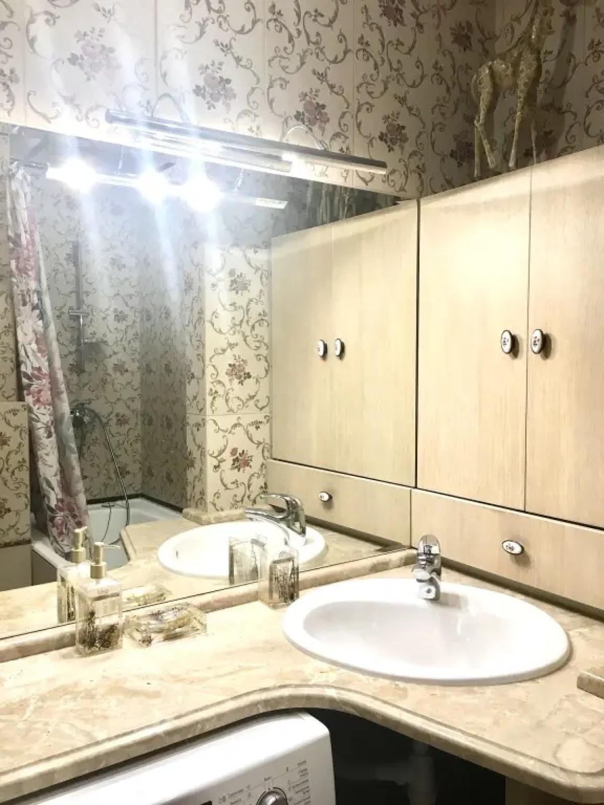 Апартаменты Элитные Апартаменты с Видом на Кремль и Реку на Меридианной 2 Версаче