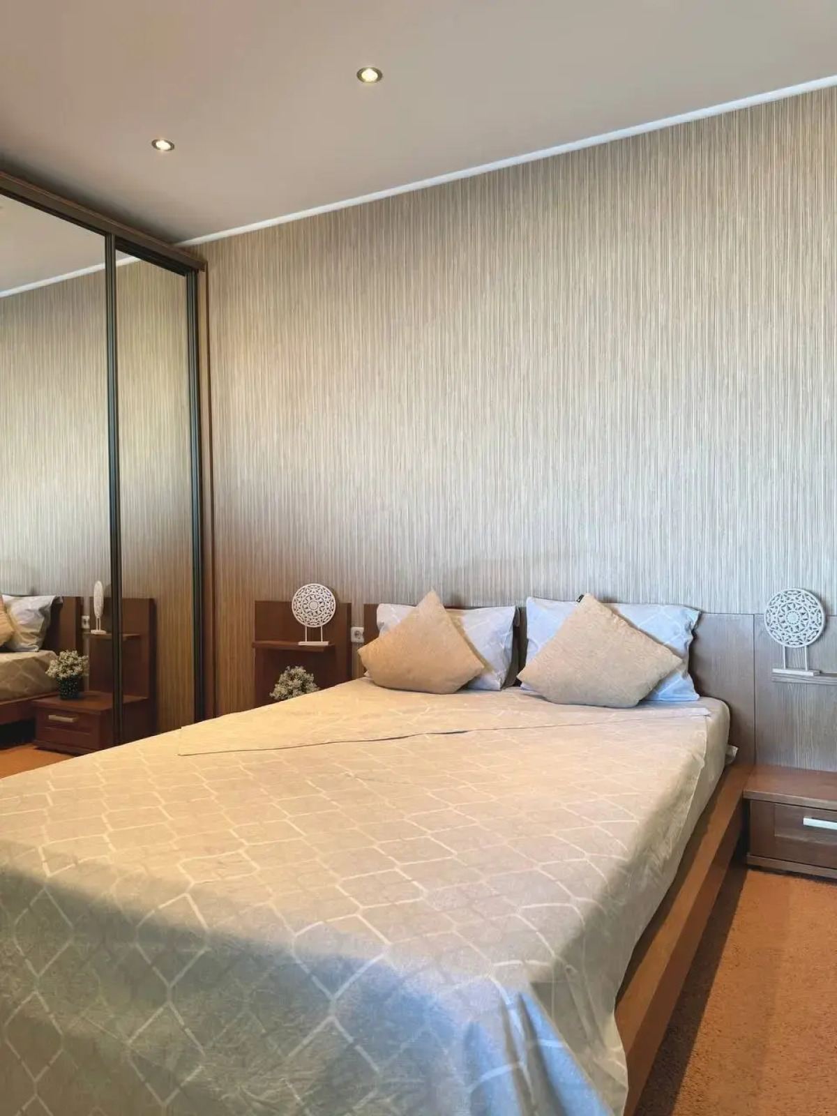 Апартаменты Sutki VIP c панорамным видом на реку на Урицкого 62