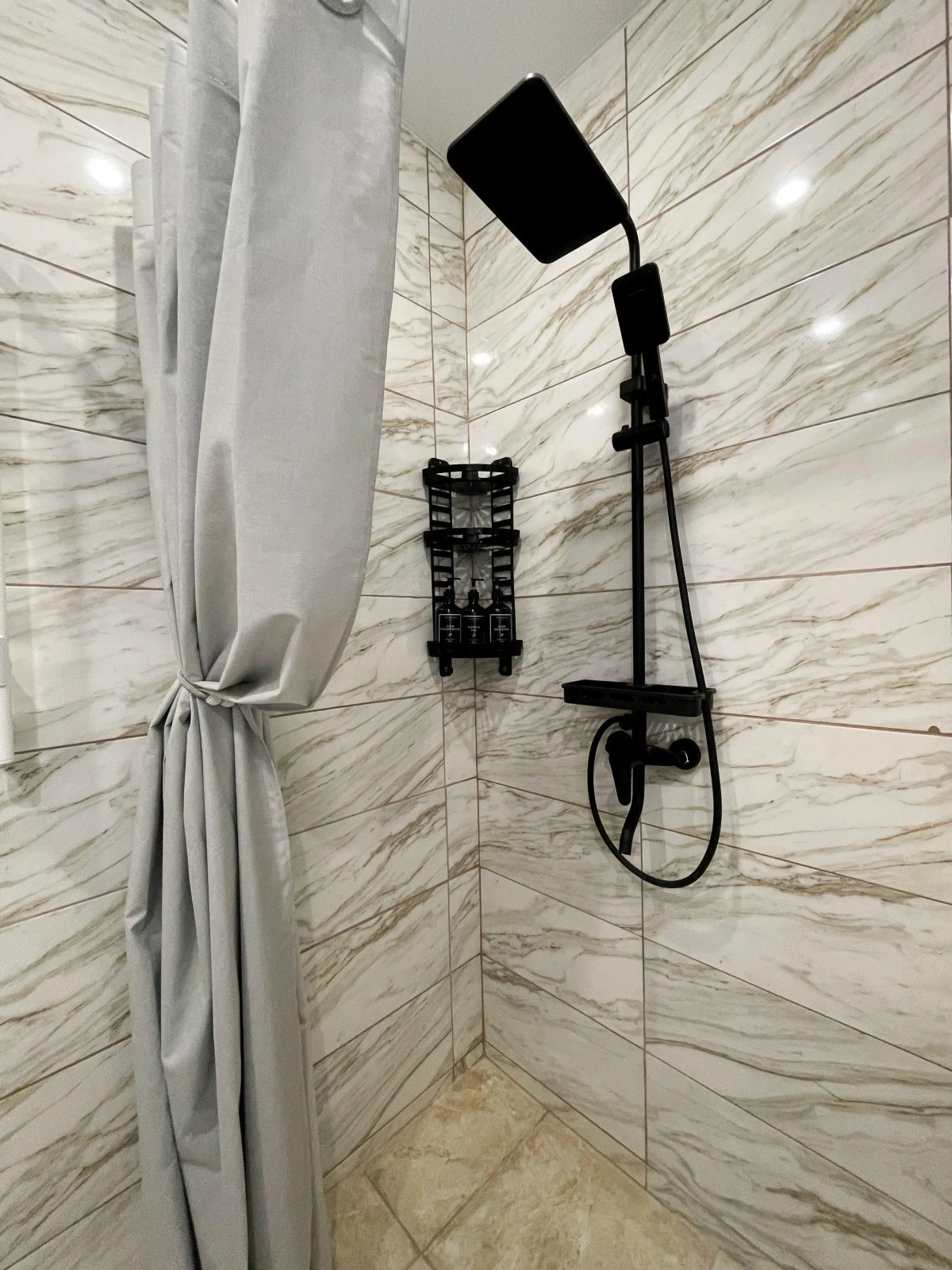 Апартаменты для четверых с видом на горы и море