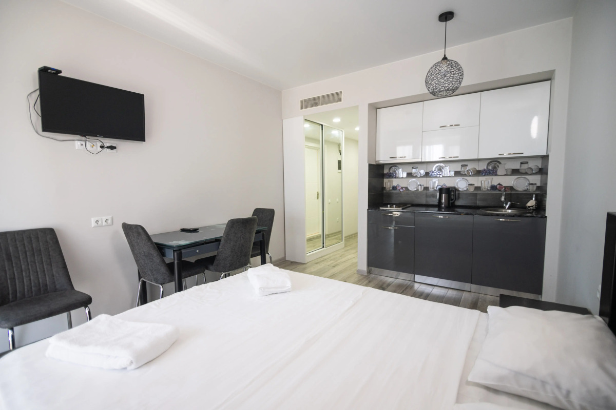 Апартаменты Bright Apartment with Balcony in Alliance Palace Batumi - Steps from the Sea & Dancing Fountains