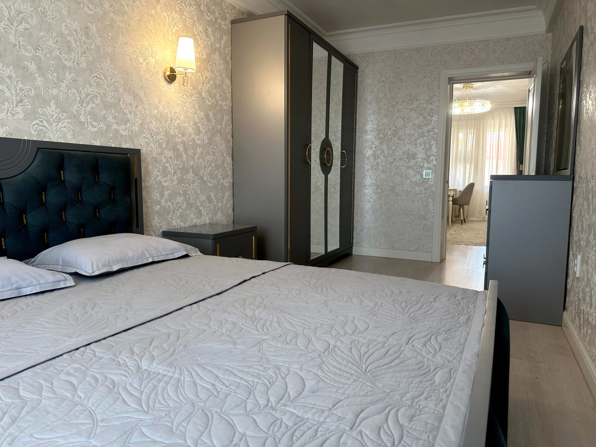 Апартаменты "Эленика" Двухкомнатные в Махачкале с видом на озеро