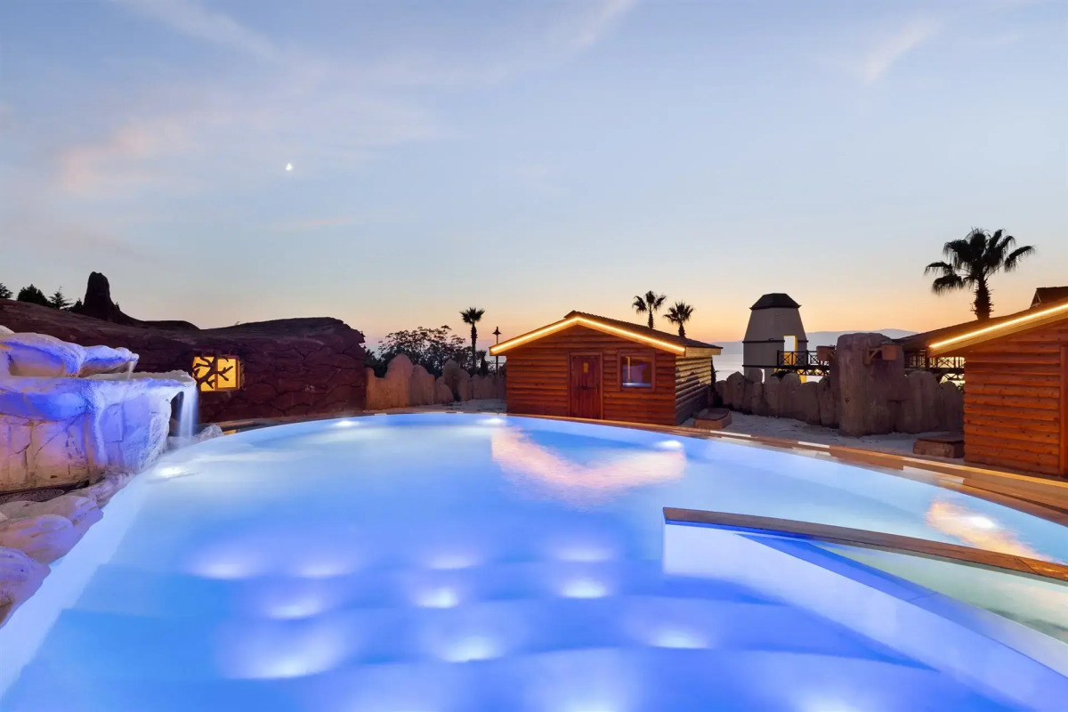 Royal Teos Thermal Resort Clinic & Spa (Halal Hotel)