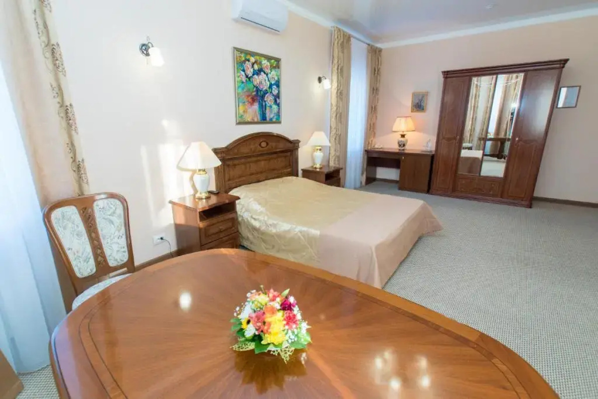 Отель Виноград