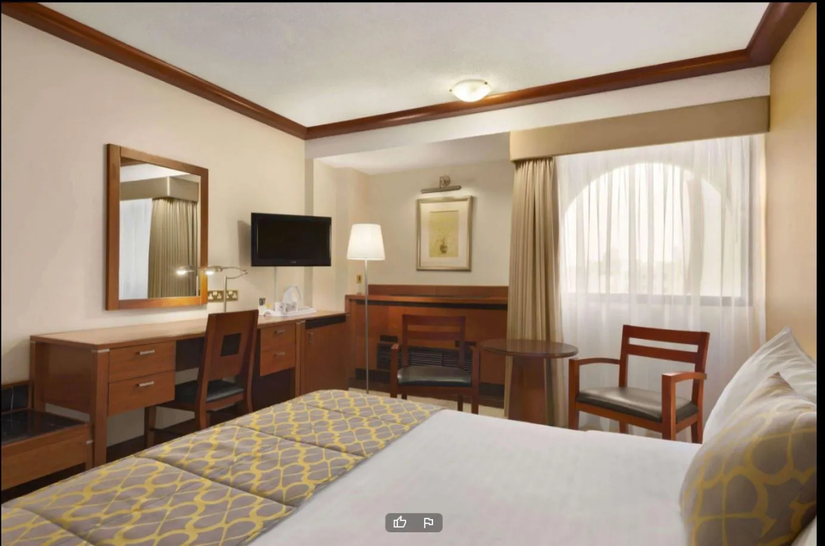 Отель Ramada by Wyndham Bahrain