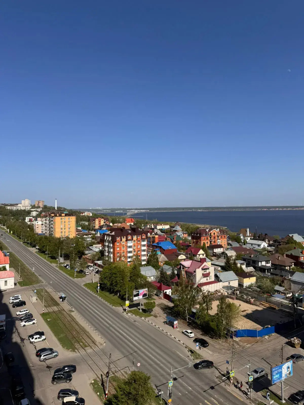 Квартира Апартаменты с Великолепным Видом на Реку и Город с Отдельной Детской Спальней