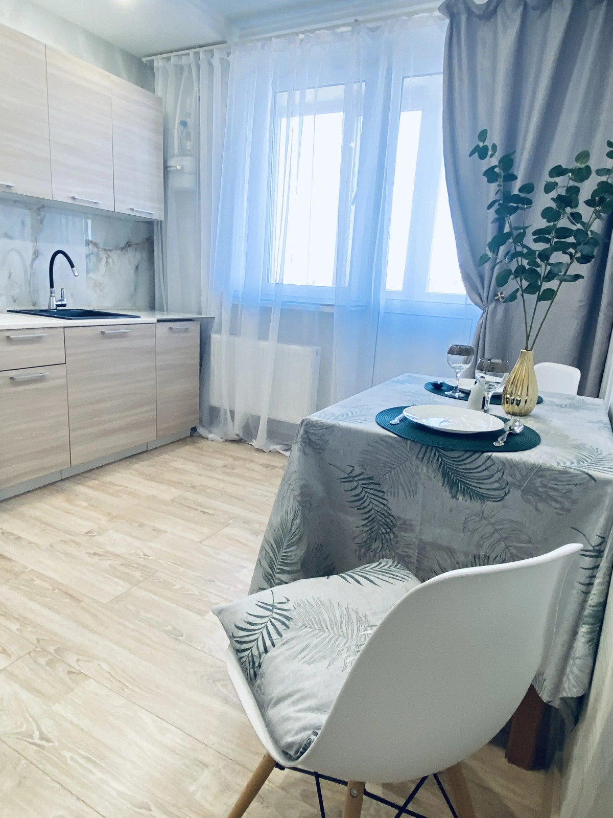 Квартира Уютная однокомнатная с видом на парк и озеро