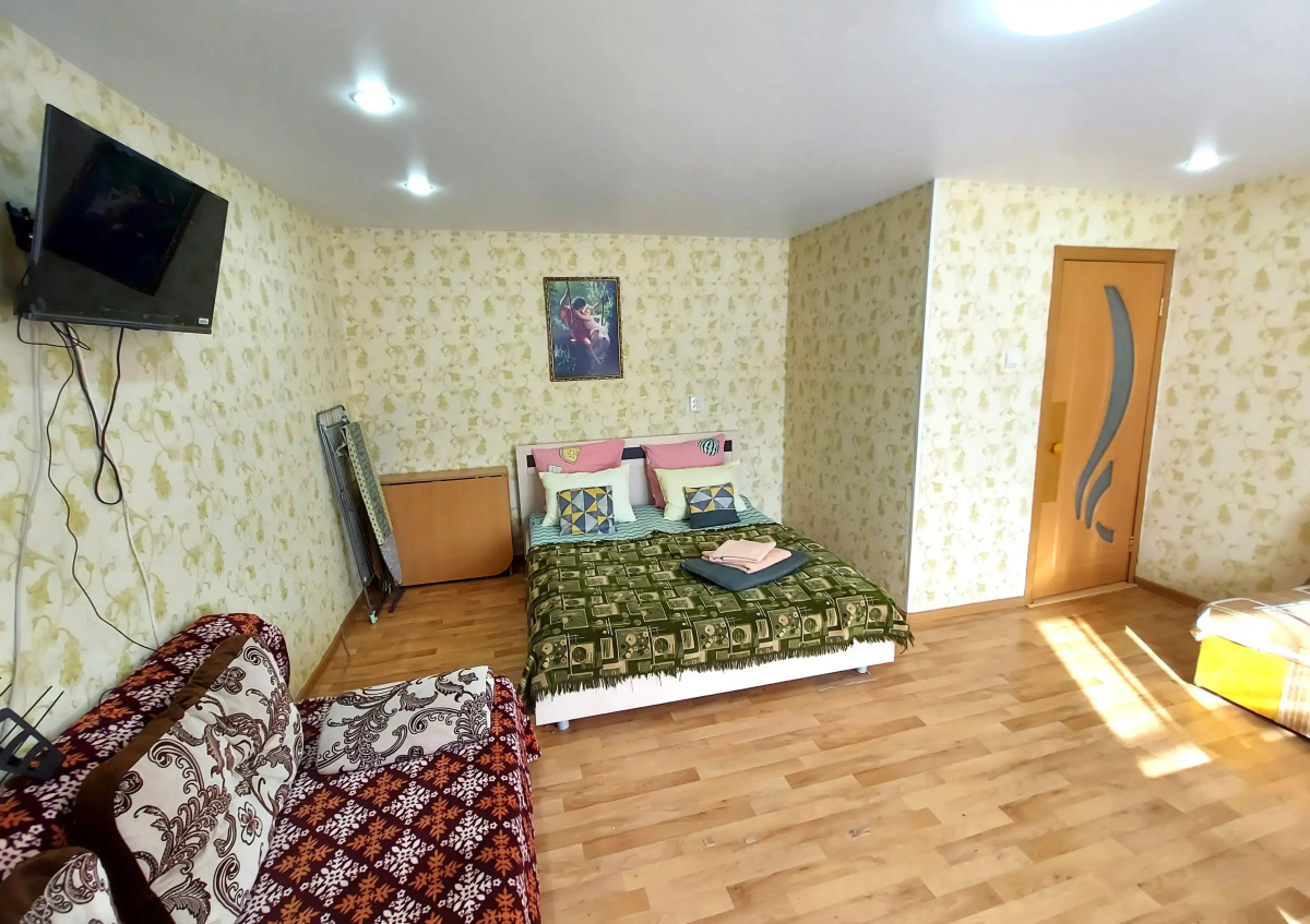 Квартира Большая однушка в центре рядом с парком, горбольницей, ФОКом и вузами