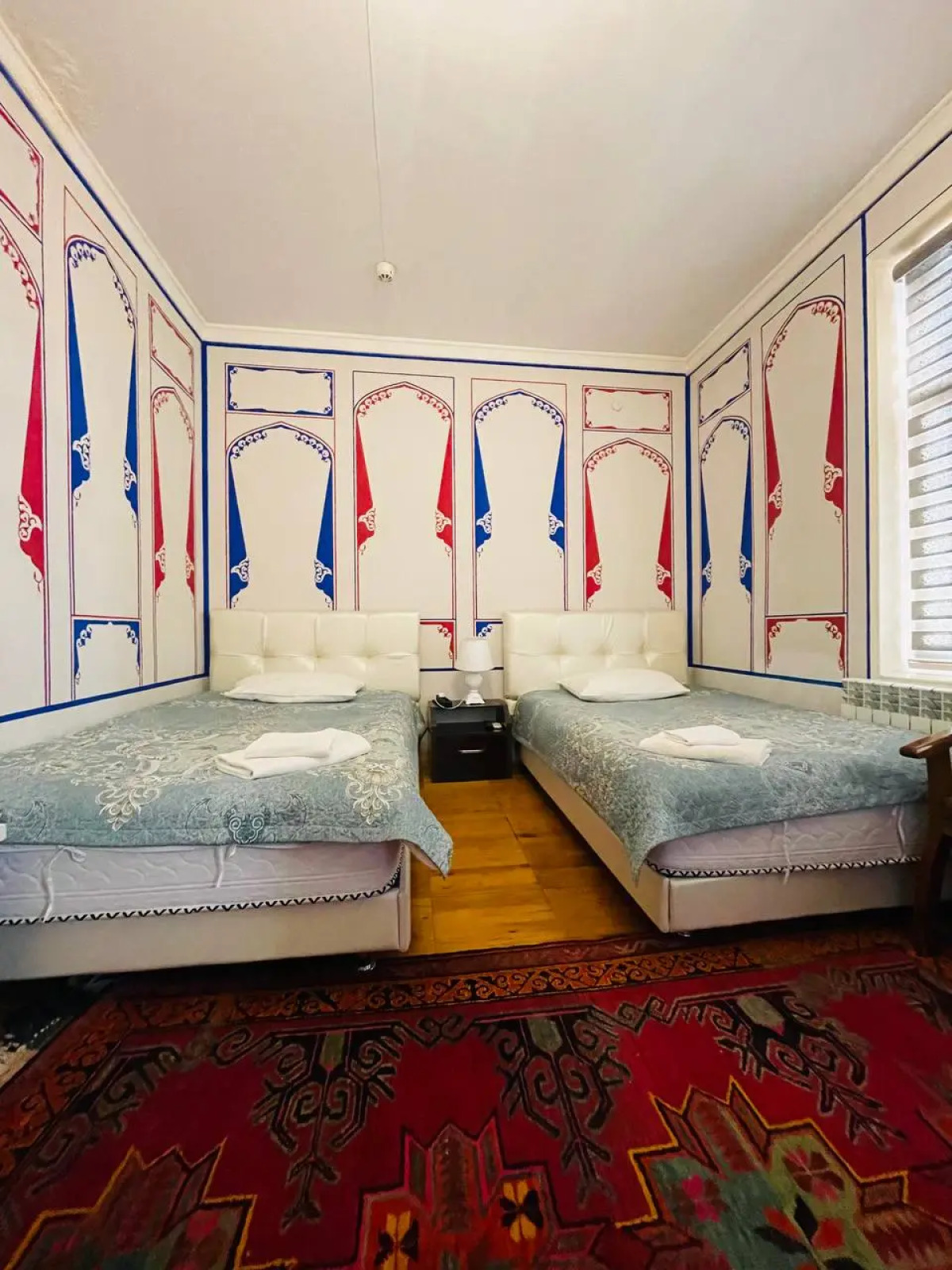 Отель Chor Minor 90 м до cтарого города мы готовы к осеннему празднику