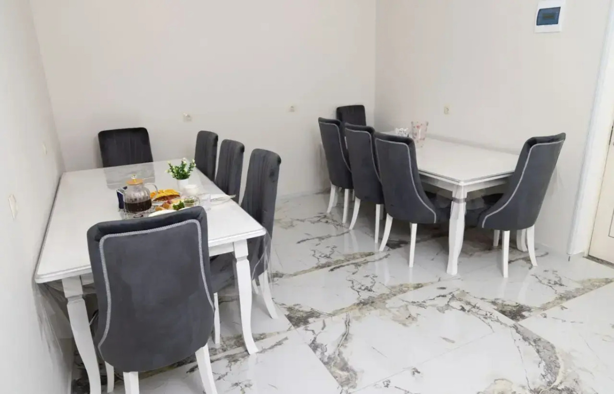 Отель Корона