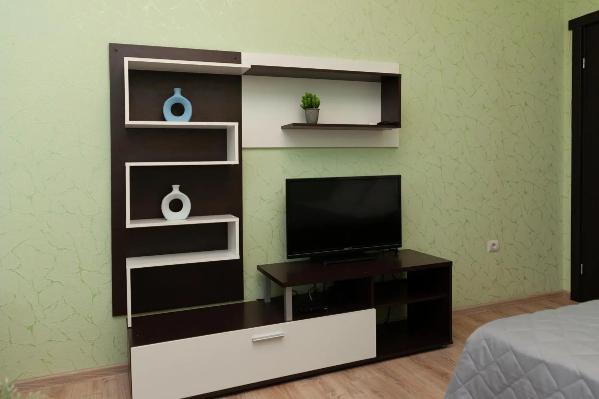 Апартаменты однокомнатные (117) Серебровская 91