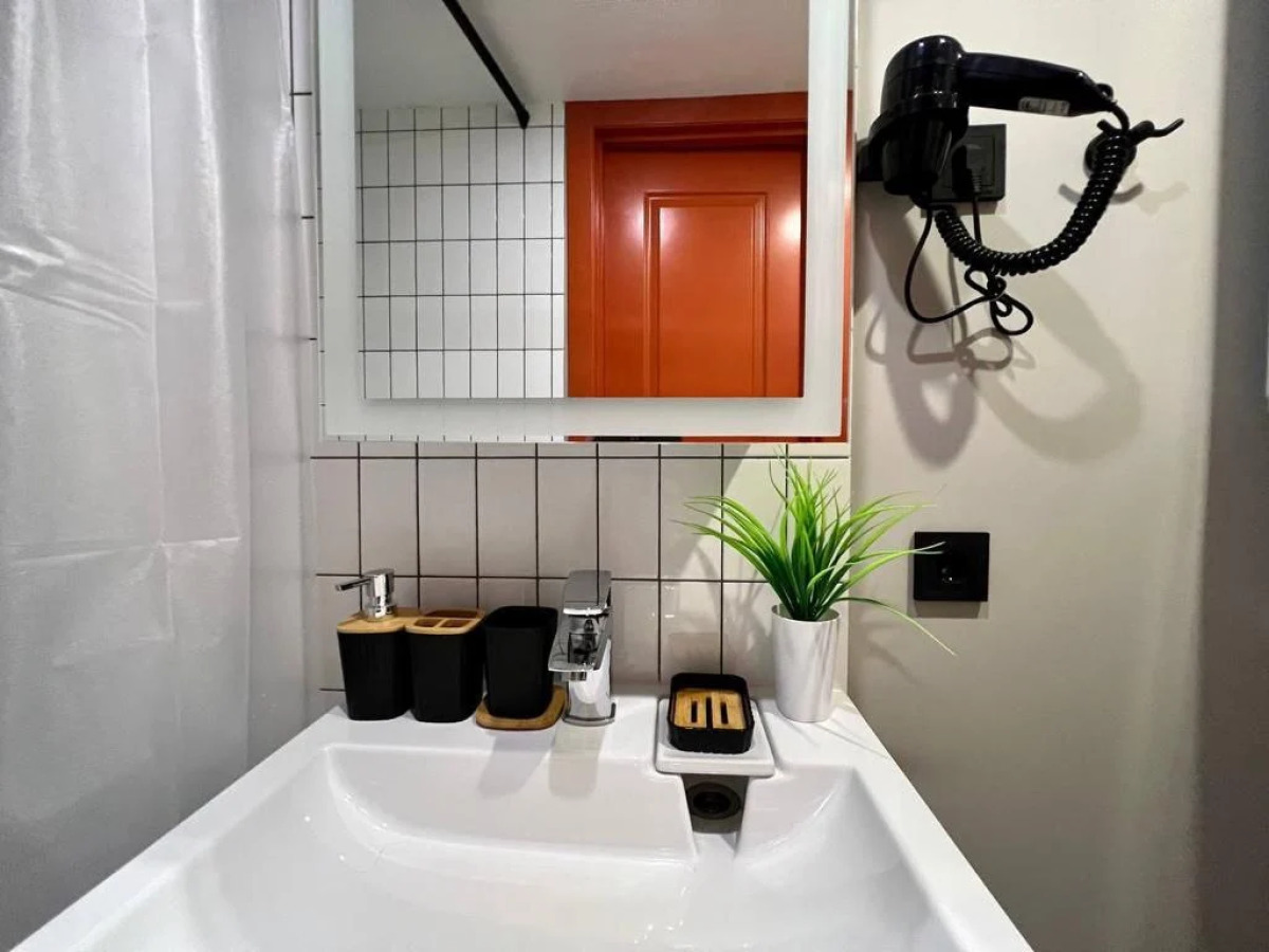 Уютная студия в 8 минутах на метро от самого центра