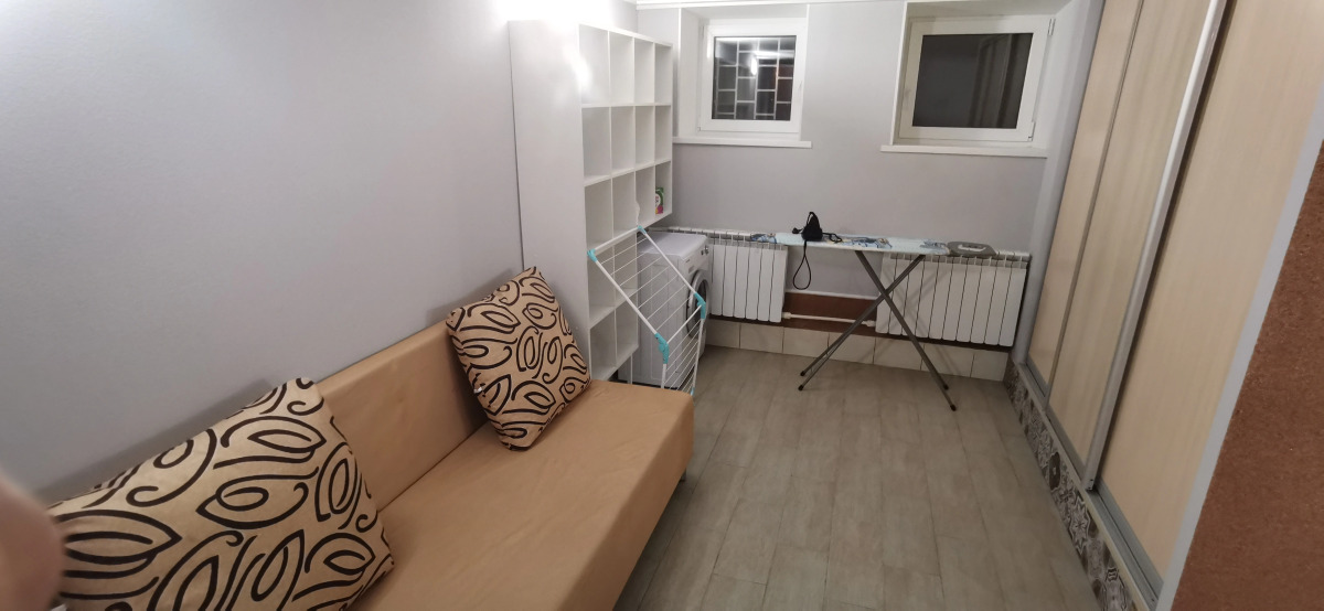 Апартаменты в Частном Доме на Первом Этаже