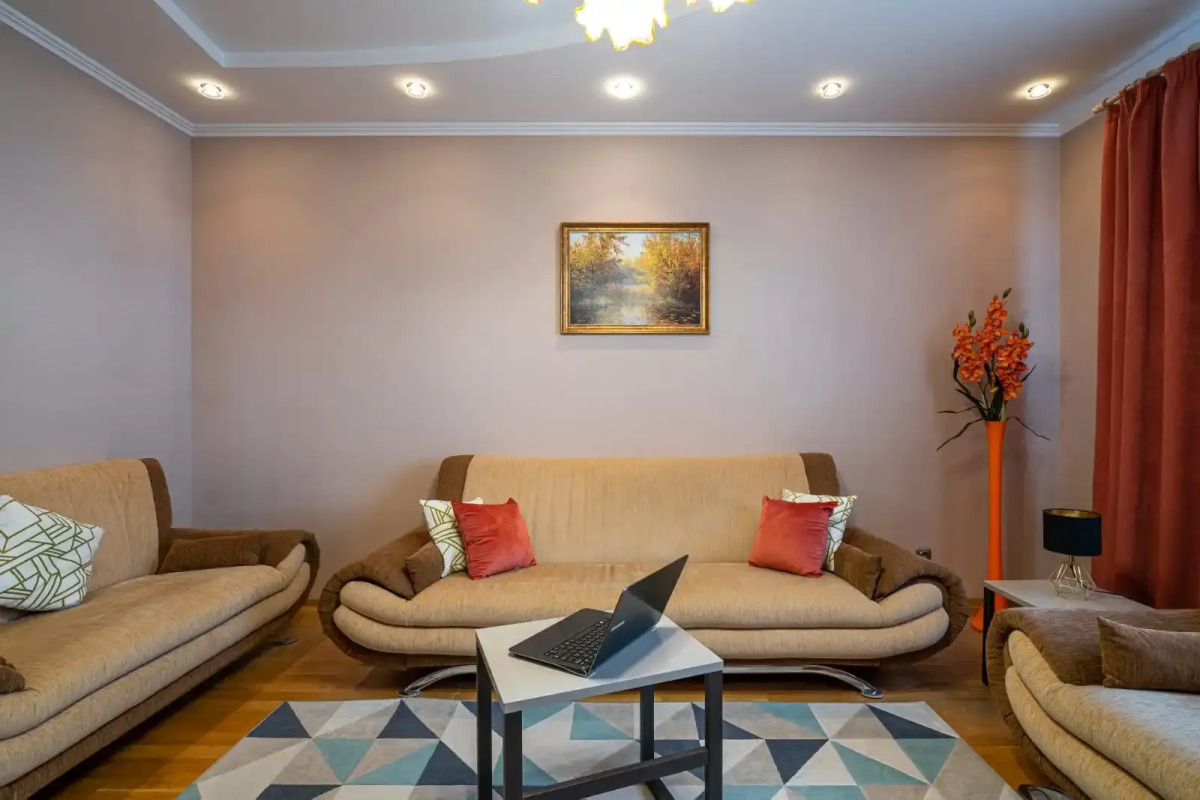 Апартаменты двухкомнатные в Амалиенау