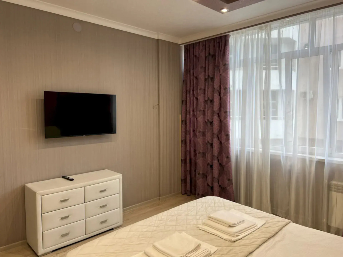 Квартира 8 Просторная 2-к в р-не Дельфинария - до моря 10 мин