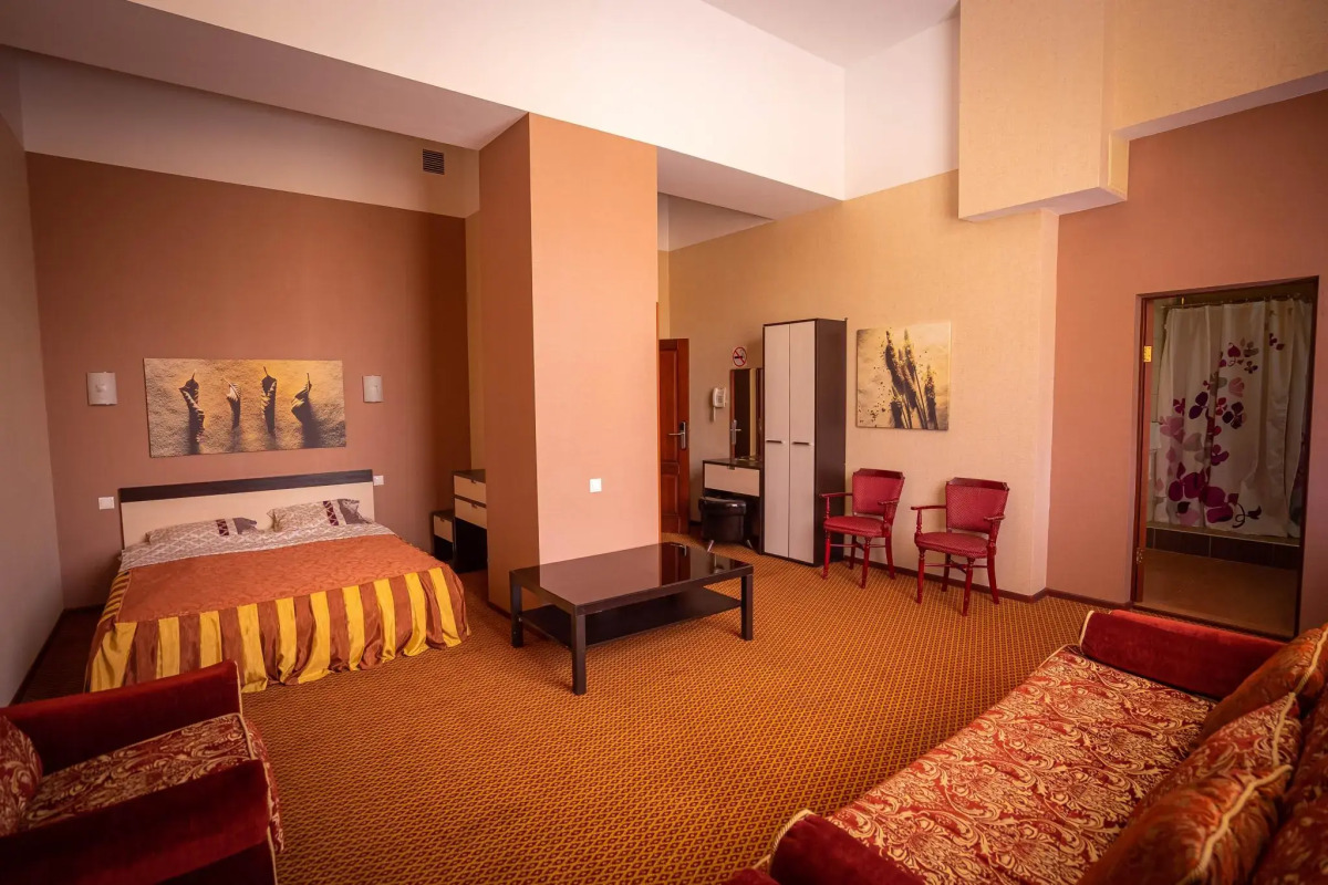 Отель Саврасовская