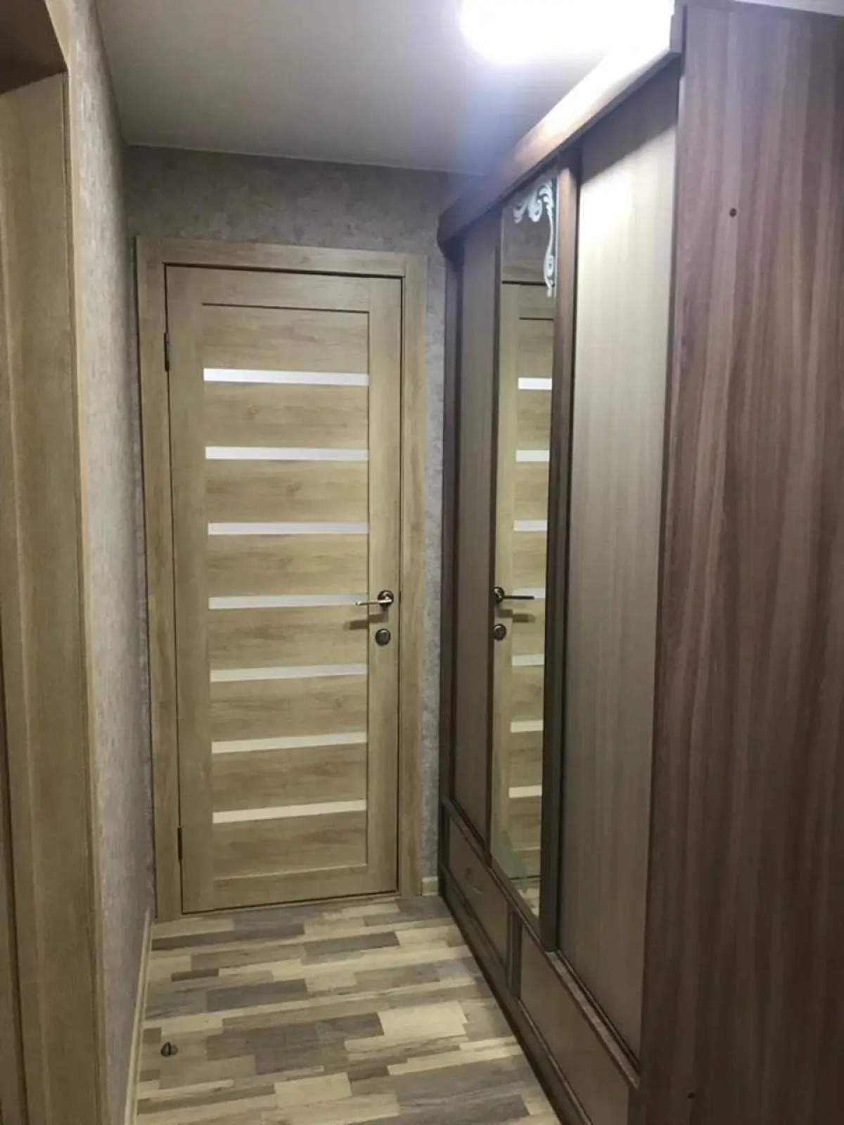 Квартира 2х-комнатная с  Хорошим Ремонтом