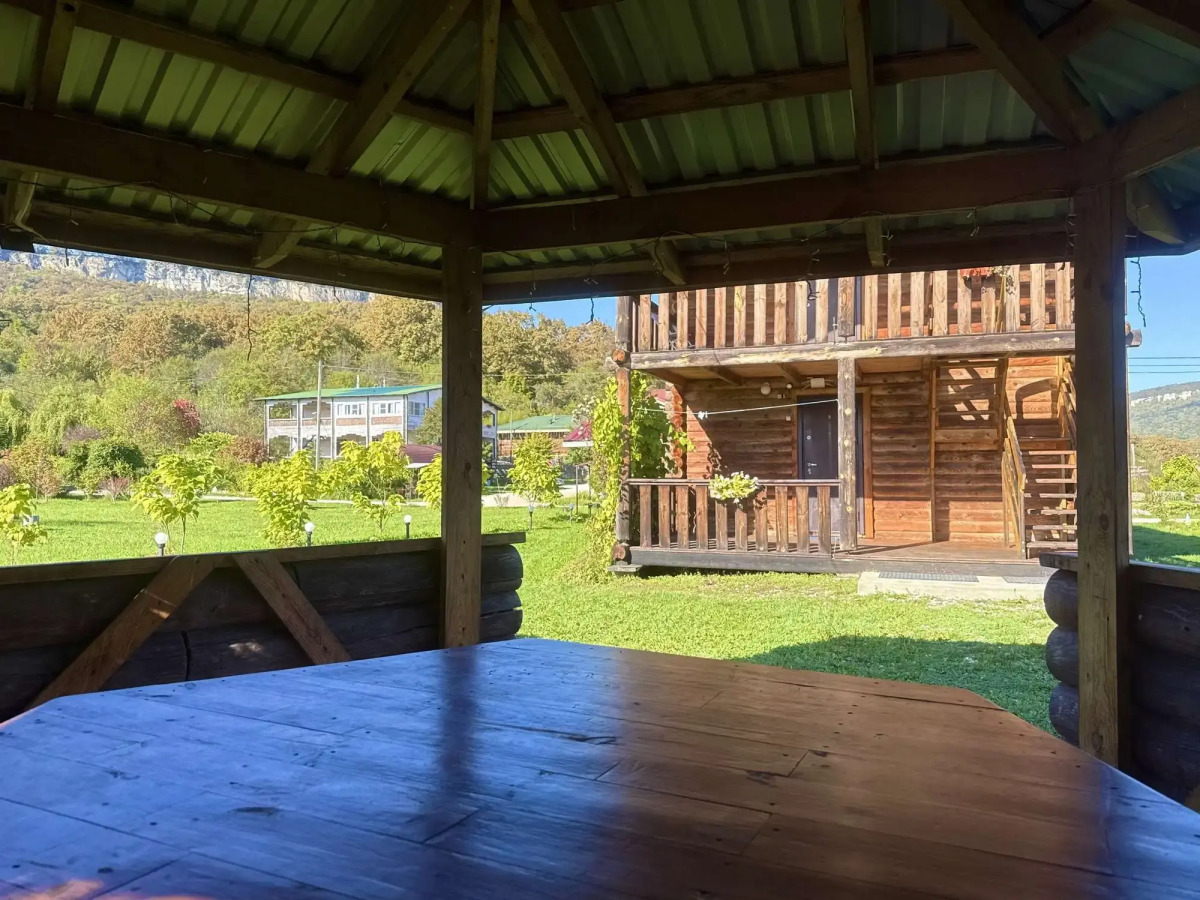 Thach from Travel Hotels Entourage