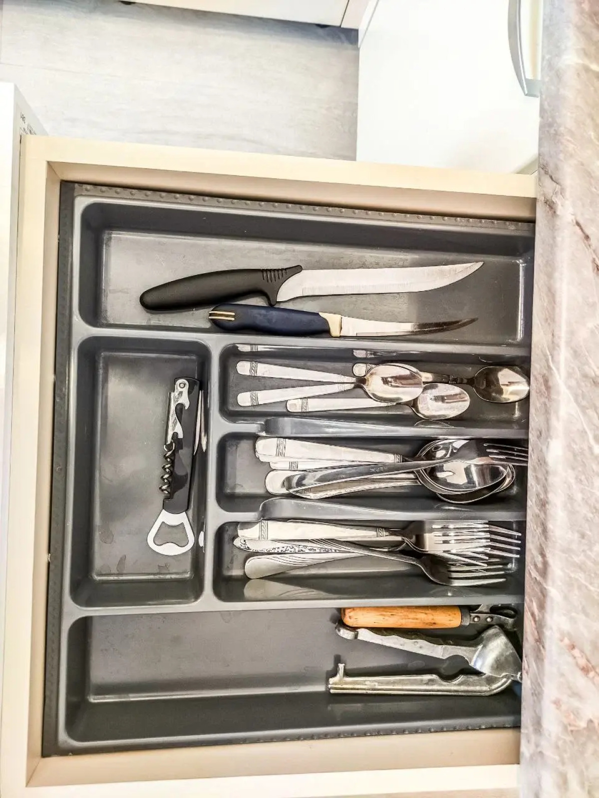 Квартира в Престижном Районе с Видом на Реку и Парк