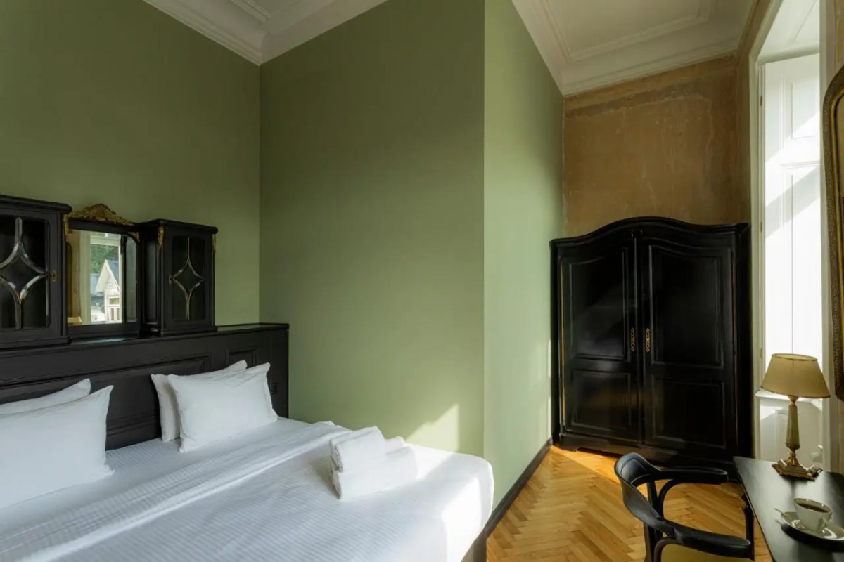 Unfound Door - Design Hotel