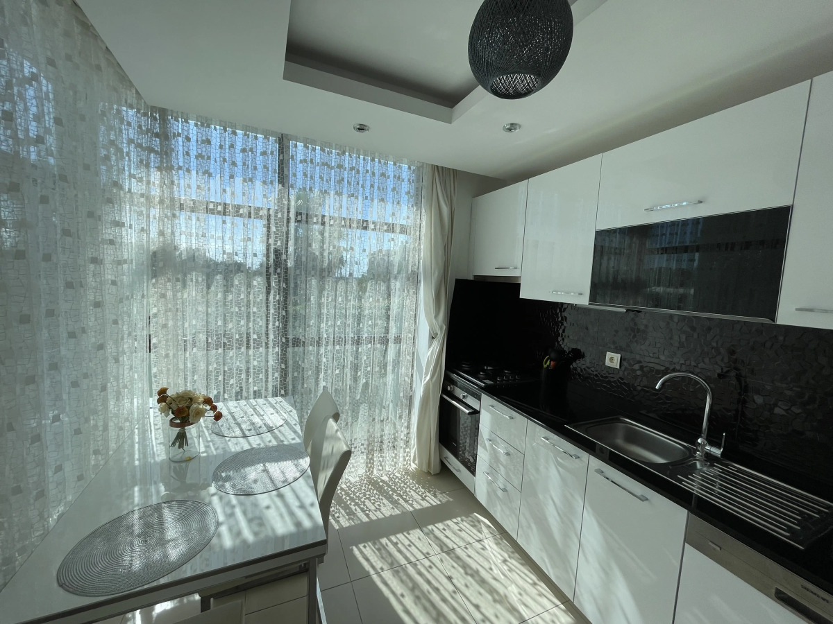 Апартаменты у моря 320 м с балконом