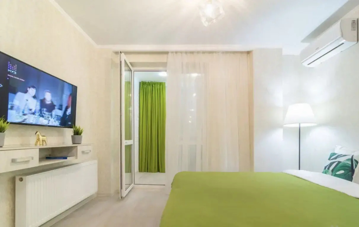 Апартаменты Студия Изумруд Apart Energy с Парящей Кроватью и Лоджией