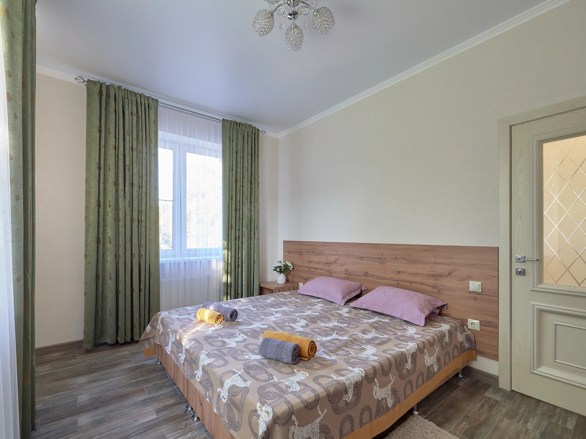 Квартира около Парка (парковка, мангал, беседка)