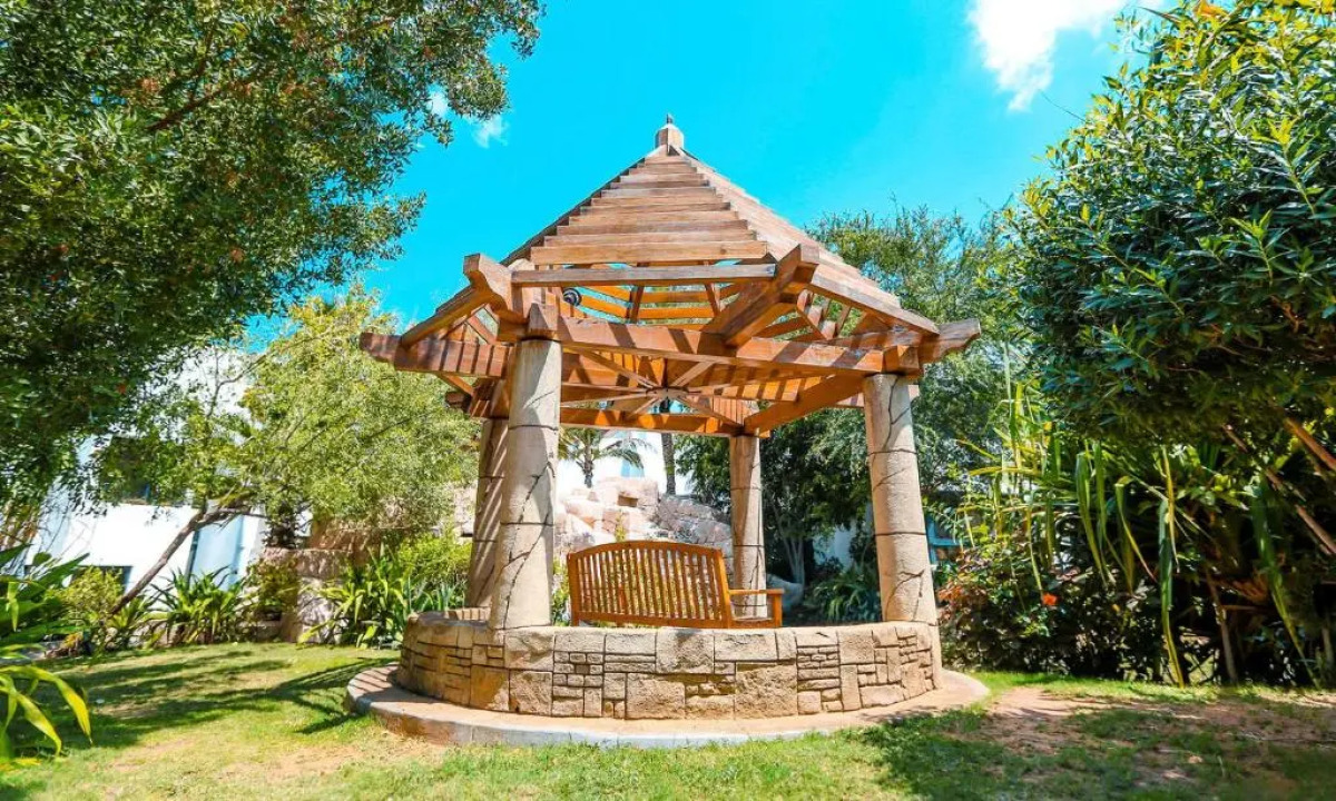 Отель Dubai Marine Beach Resort & Spa