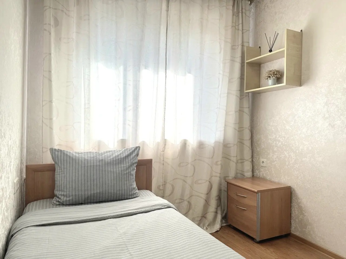 Квартира Двухкомнатная с Балконом и Кондиционером в Центре на Весенней