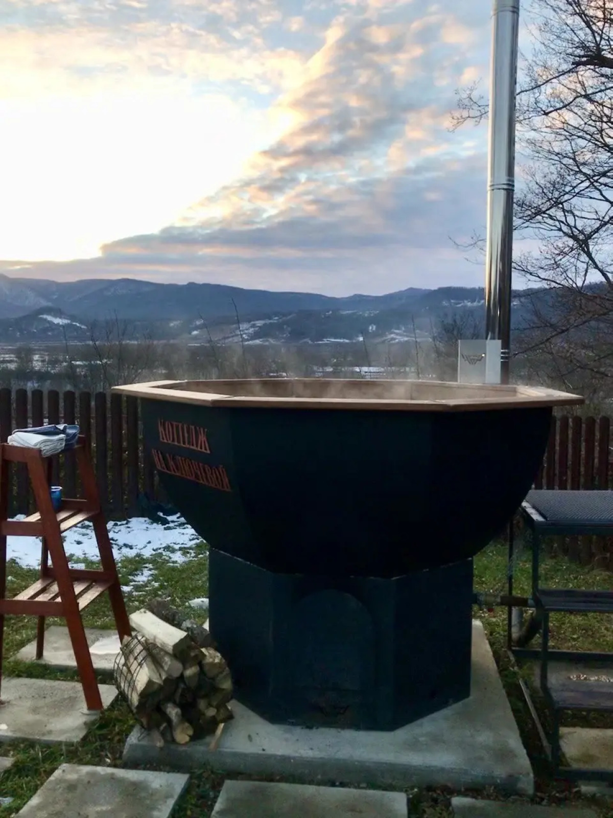 Частный дом часть с 2 спальнями с видом на горы