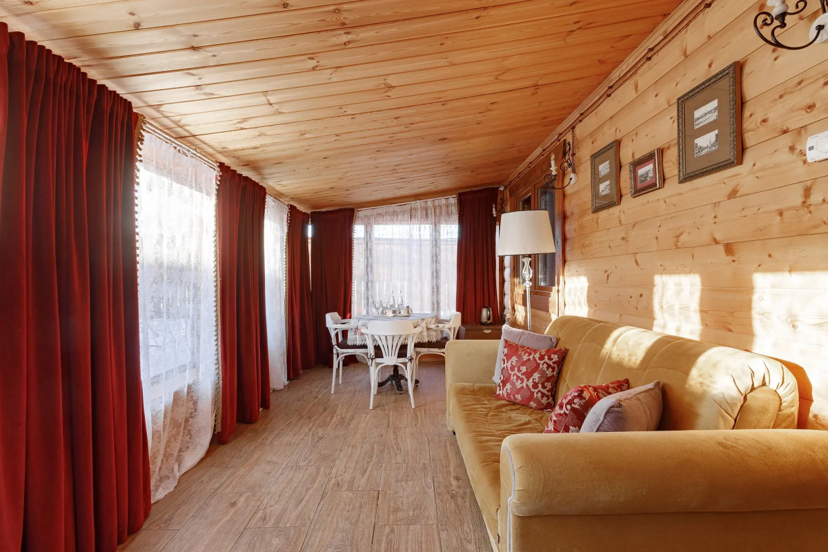 Отель Империал