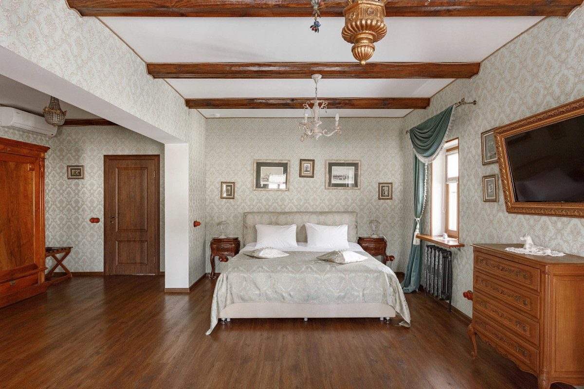 Отель Империал