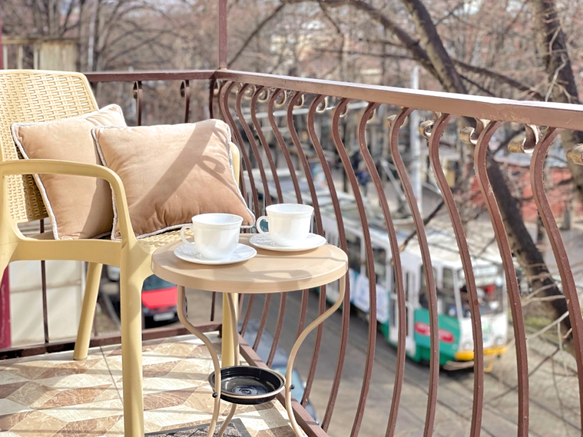 Уютная квартира на Бродвее с балконом