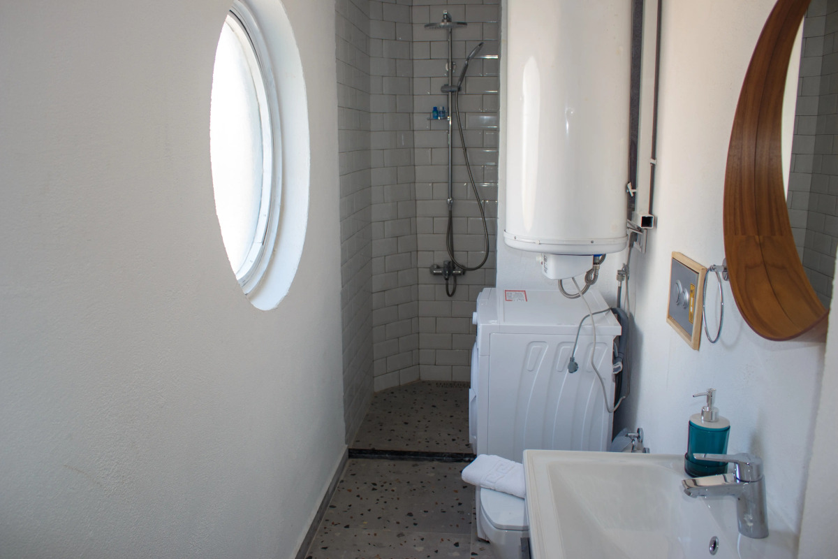 Отель Aloha Suites