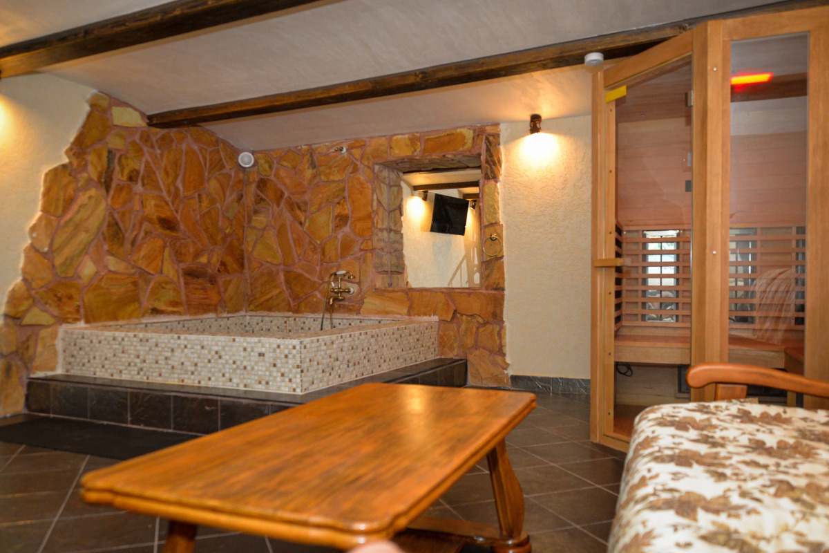 Квартира Лофт «Дубовая лестница»