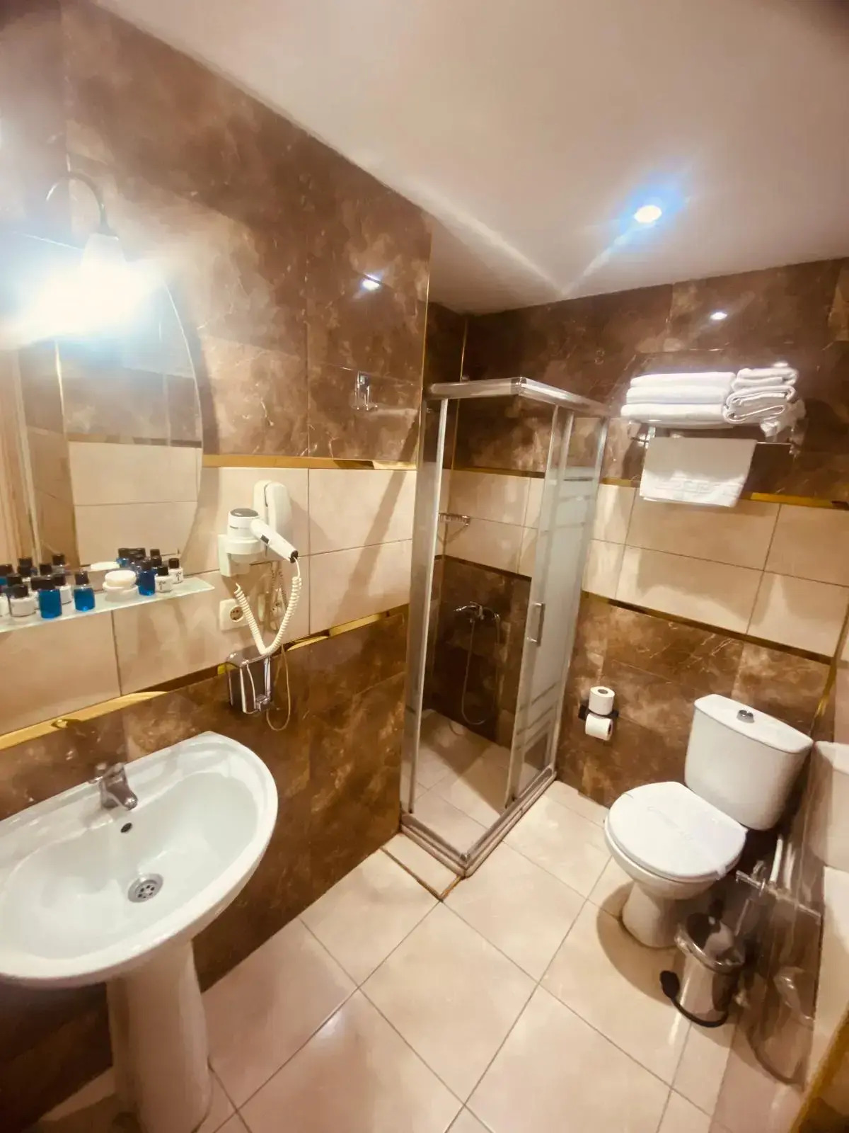 Adora Hotel Cafe & Restaurant